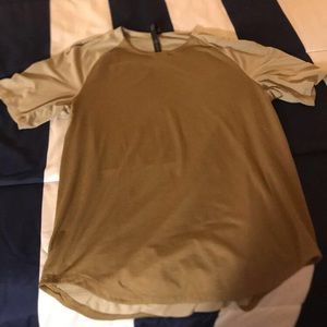 Lululemon workout shirt